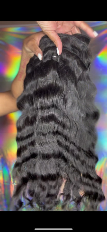 Loose Wavy Natural Black Clip-In Extensions